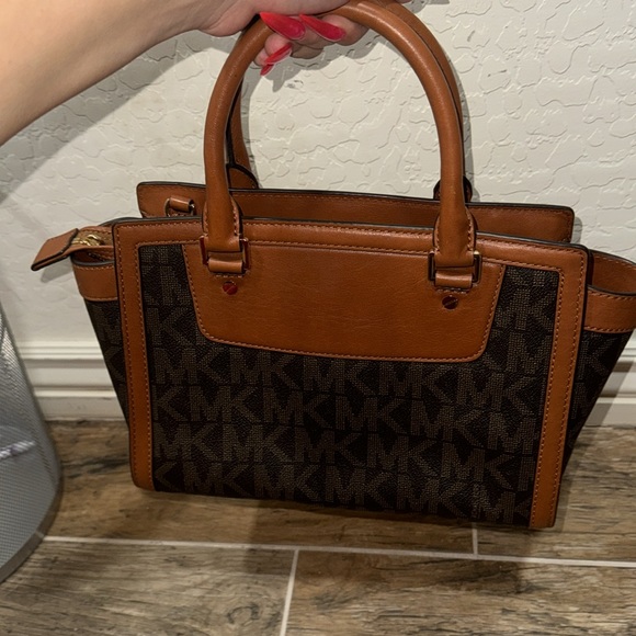 authentic michael kors purse - Picture 6 of 7